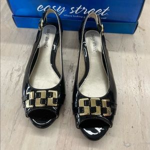Easy Street size 7m women’s open toed shoes